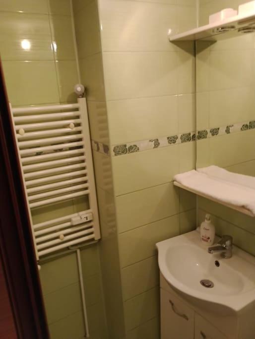 Apartament Ultracentral Kfc Craiova Exterior photo