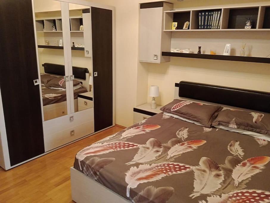 Apartament Ultracentral Kfc Craiova Exterior photo