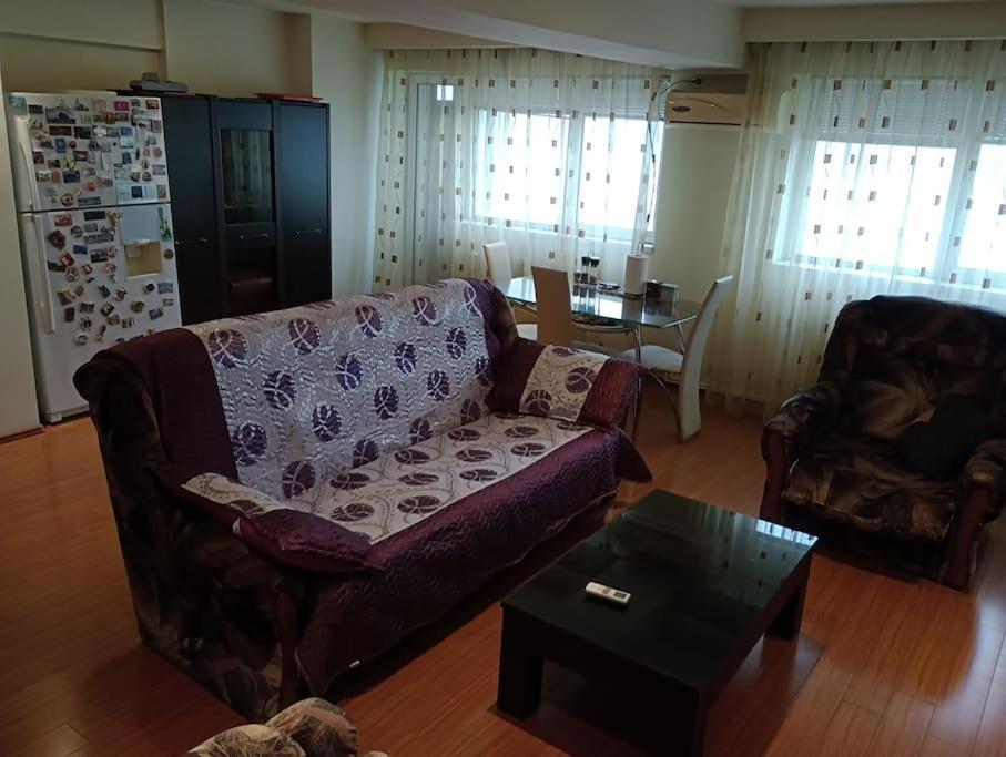 Apartament Ultracentral Kfc Craiova Exterior photo